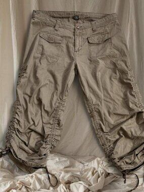 Y2K Light Brown / Gray Utility Low Rise Cargo Capris by Misdemeanor ⭐️ Crop Pant